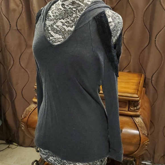 Venus cold shoulder hoodie top, size S - Picture 3 of 4